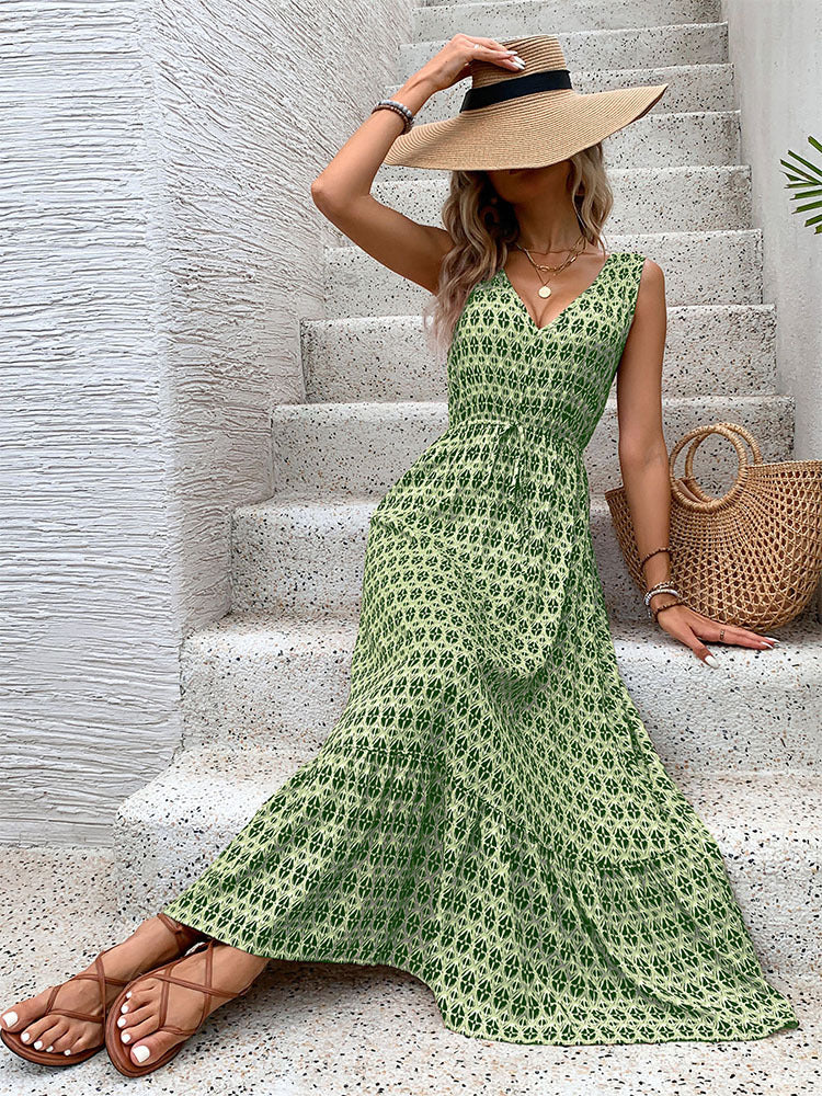 Elegant Summer Sleeveless Dress with Geometric Print and Cinched Waist